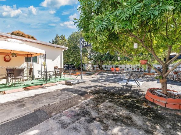 380 NW 133rd St, North Miami FL 33168