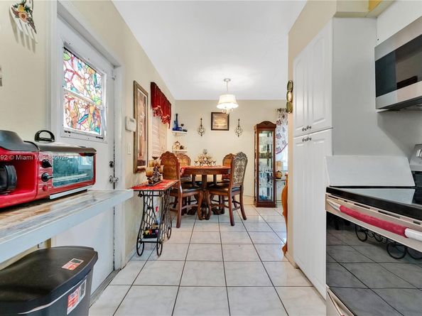 380 NW 133rd St, North Miami FL 33168