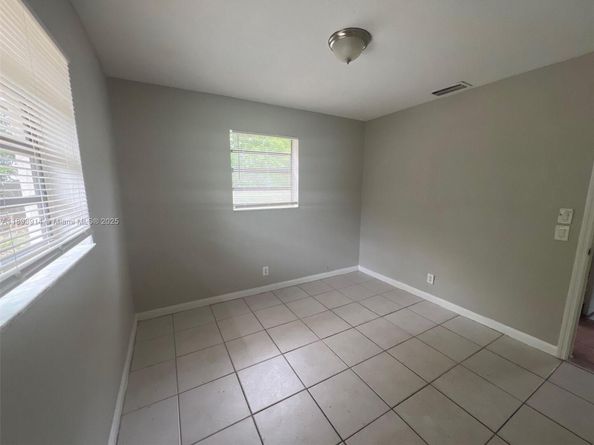 6359 SW 1st St, Margate FL 33068