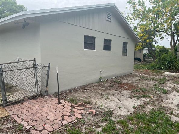 6359 SW 1st St, Margate FL 33068