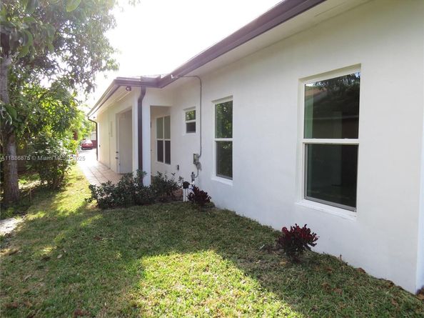 1671 SW 44th Ter, Fort Lauderdale FL 33317