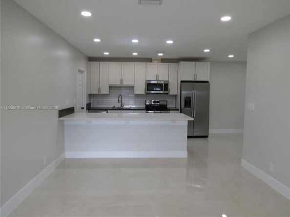 1671 SW 44th Ter, Fort Lauderdale FL 33317