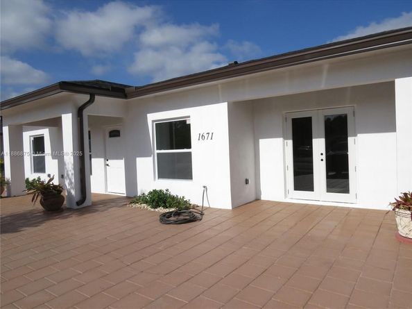 1671 SW 44th Ter, Fort Lauderdale FL 33317