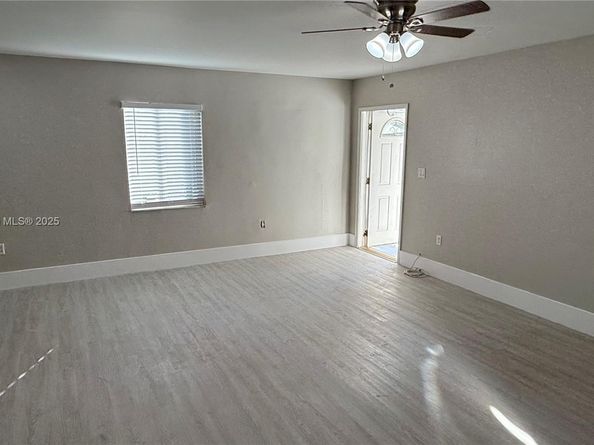 220 NW 12th St, Pompano Beach FL 33060