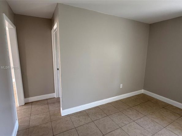 220 NW 12th St, Pompano Beach FL 33060