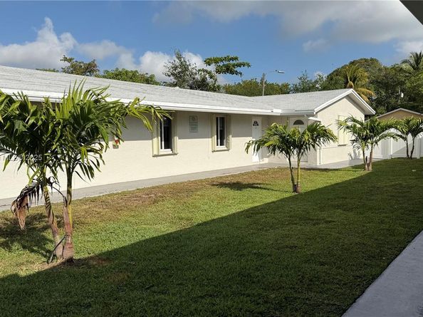220 NW 12th St, Pompano Beach FL 33060