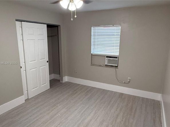220 NW 12th St, Pompano Beach FL 33060