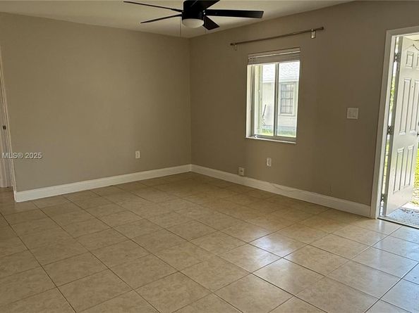 220 NW 12th St, Pompano Beach FL 33060