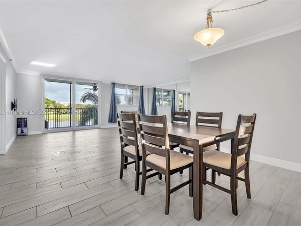 3300 W Rolling Hills Cir 307, Davie FL 33328