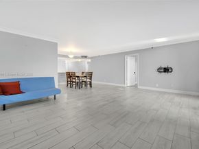 3300 W Rolling Hills Cir 307, Davie FL 33328
