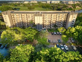 3300 W Rolling Hills Cir 307, Davie FL 33328