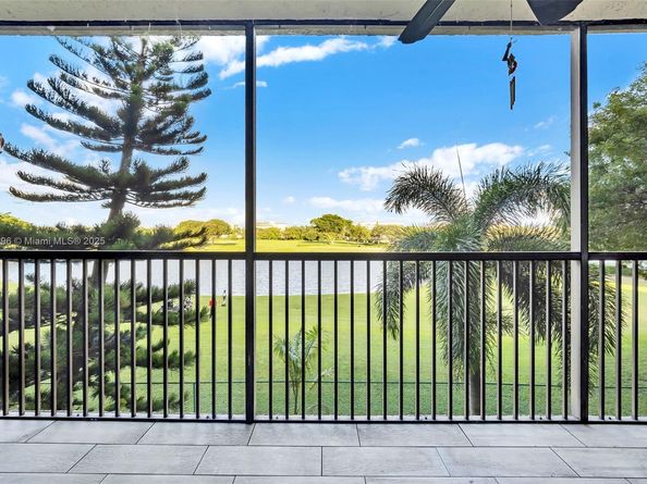 3300 W Rolling Hills Cir 307, Davie FL 33328