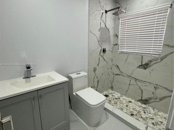 1649 NE 30th Ct, Pompano Beach FL 33064