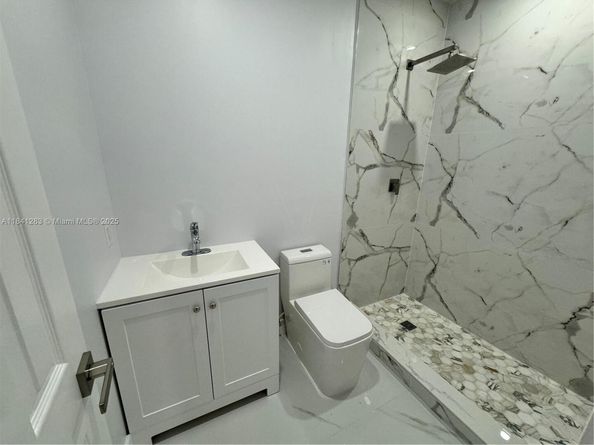 1649 NE 30th Ct, Pompano Beach FL 33064