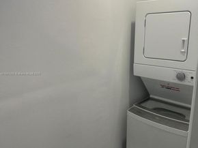 1649 NE 30th Ct, Pompano Beach FL 33064