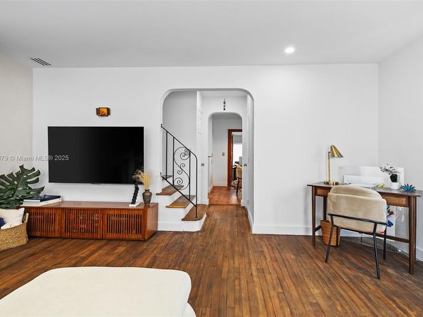 642 86th St, Miami Beach FL 33141