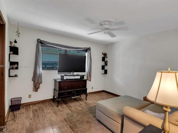 3721 N Park Rd, Hollywood FL 33021