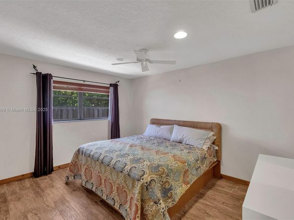 3721 N Park Rd, Hollywood FL 33021