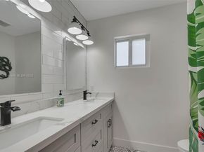 16840 SW 87th Ave, Palmetto Bay FL 33157