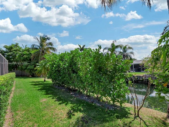 16840 SW 87th Ave, Palmetto Bay FL 33157