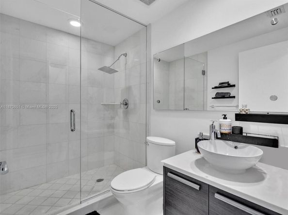 2950 NE 188th St 312, Aventura FL 33180