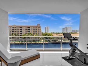 2950 NE 188th St 312, Aventura FL 33180
