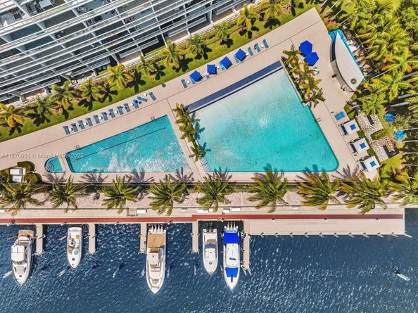 2950 NE 188th St 312, Aventura FL 33180