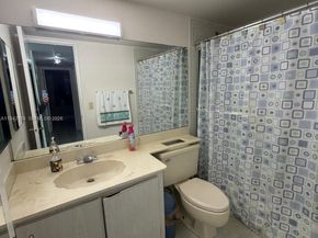 10296 NW 9th St Cir 202, Miami FL 33172