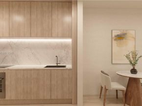 260 Collins Ave 204, Miami Beach FL 33139