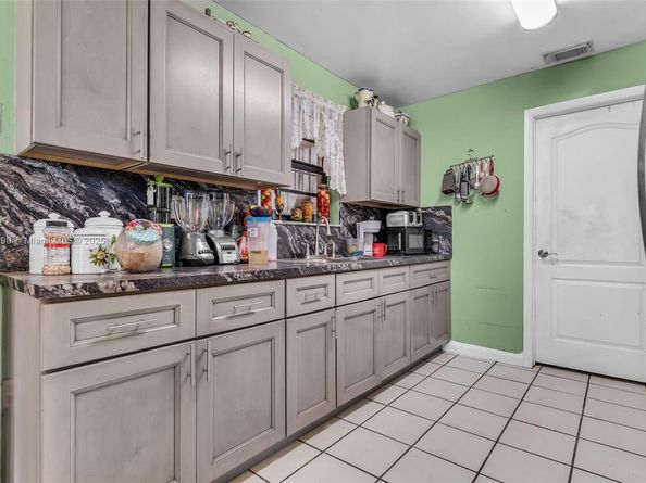 522 SW 3rd Ave, Homestead FL 33030