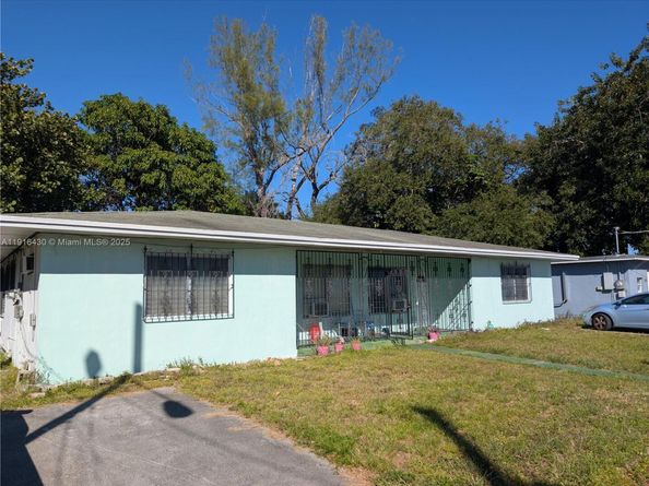 335 - 337 NE 168th St, North Miami Beach FL 33162