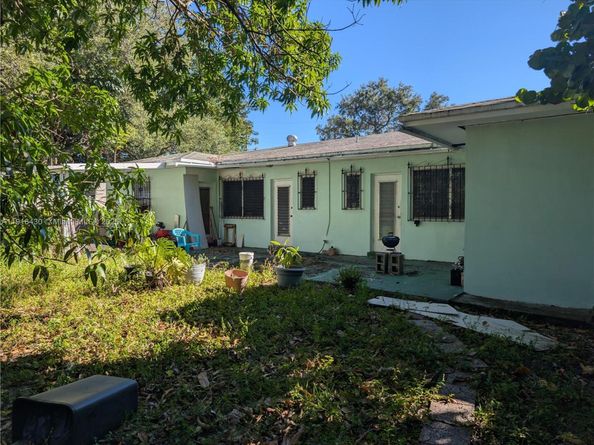 335 - 337 NE 168th St, North Miami Beach FL 33162