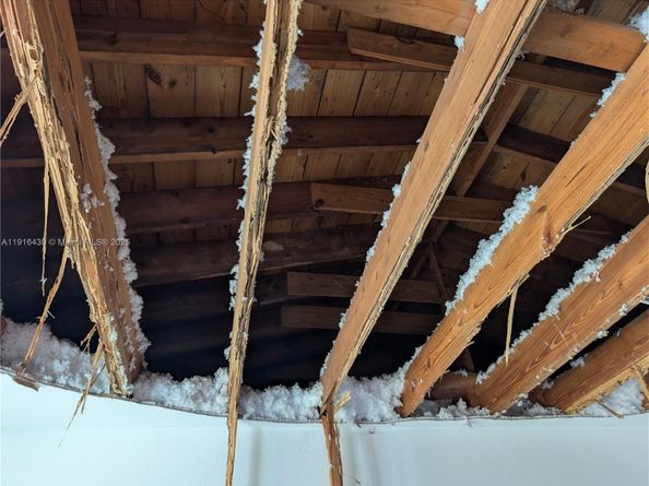 335 - 337 NE 168th St, North Miami Beach FL 33162