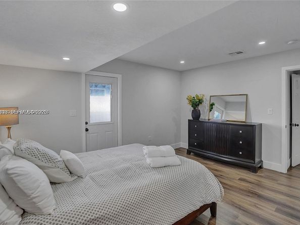 948 NE 26th Ave, Pompano Beach FL 33062