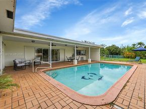 980 Renmar Dr, Plantation FL 33317