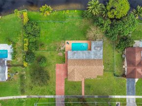 980 Renmar Dr, Plantation FL 33317