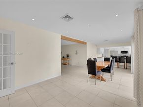 980 Renmar Dr, Plantation FL 33317