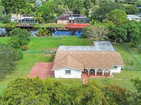 980 Renmar Dr, Plantation FL 33317