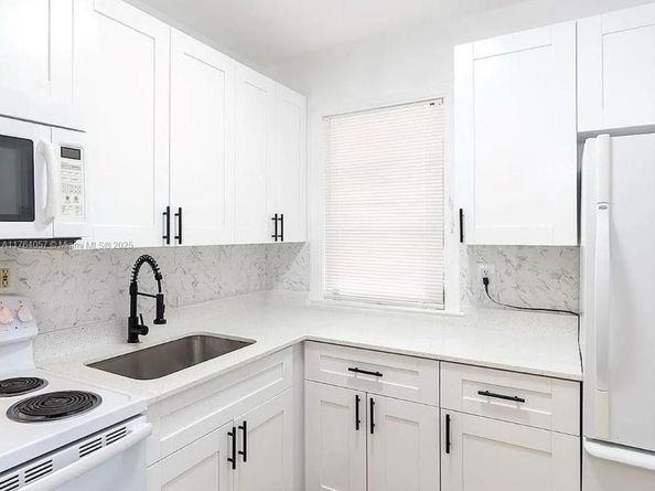 3021 Avenue J, Riviera Beach FL 33404