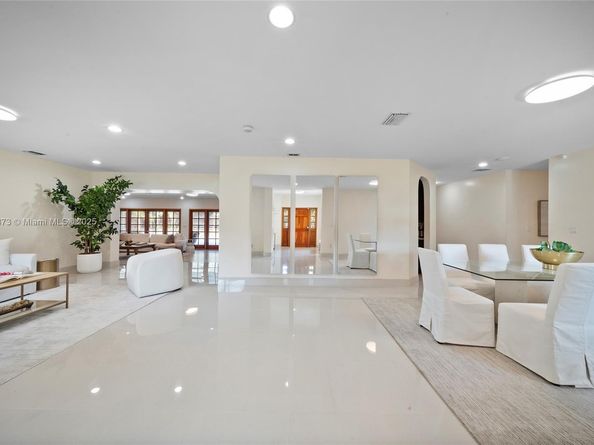 6125 SW 109th St, Pinecrest FL 33156