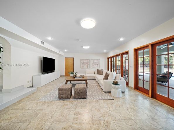 6125 SW 109th St, Pinecrest FL 33156