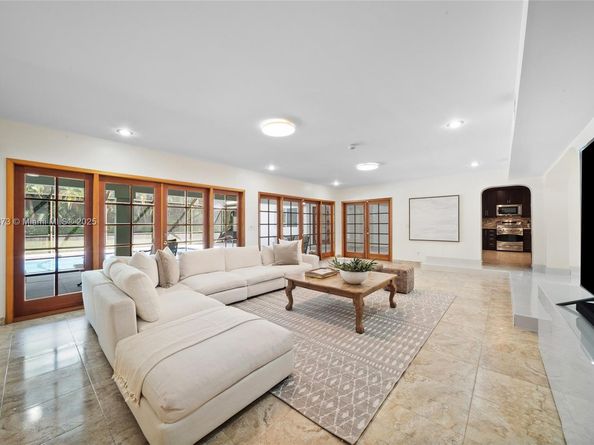 6125 SW 109th St, Pinecrest FL 33156