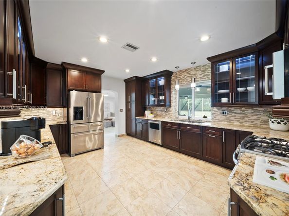 6125 SW 109th St, Pinecrest FL 33156