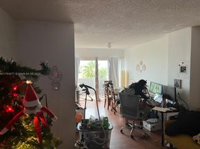 7801 NE 4th Ct 516, Miami FL 33138