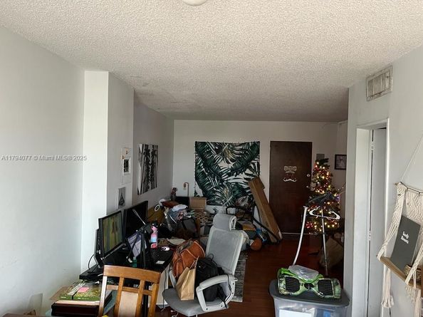 7801 NE 4th Ct 516, Miami FL 33138