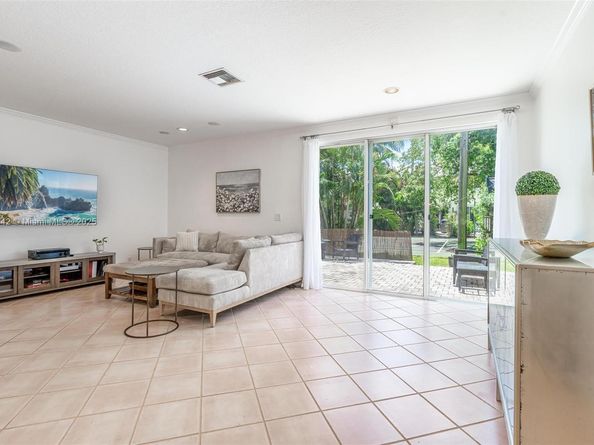 519 SW 7th Ave 8, Fort Lauderdale FL 33315