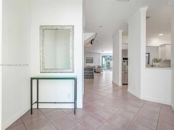 519 SW 7th Ave 8, Fort Lauderdale FL 33315