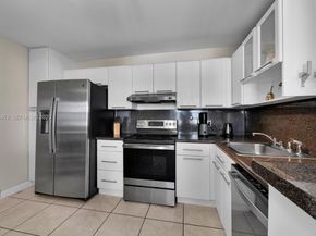 2016 Bay Dr 604, Miami Beach FL 33141