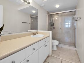 2016 Bay Dr 604, Miami Beach FL 33141