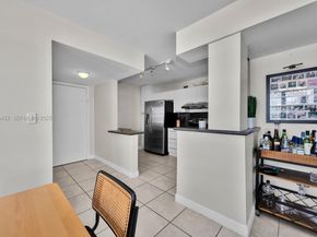 2016 Bay Dr 604, Miami Beach FL 33141
